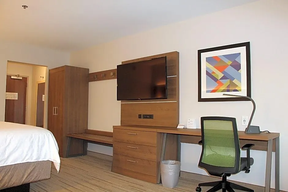 Holiday Inn Express & Suites - Phoenix - Airport North By Ihg Hotel