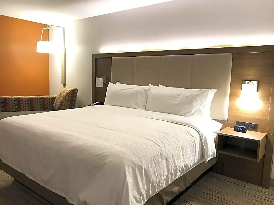 Holiday Inn Express & Suites - Phoenix - Airport North By Ihg